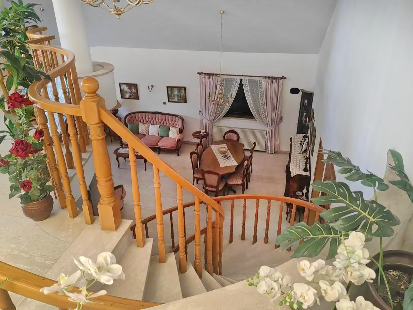 4 Bedrooms Villa in Ekali