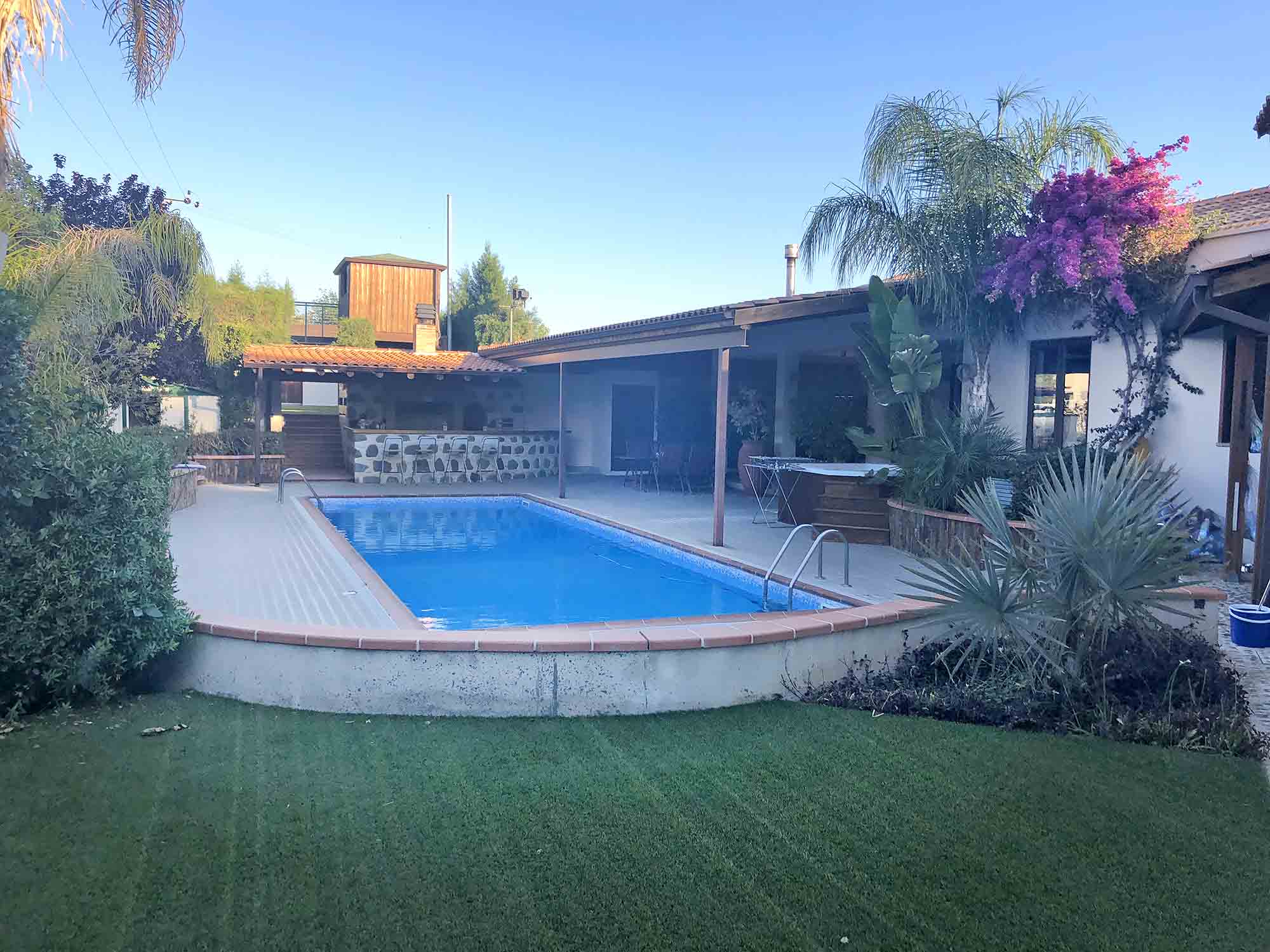 Lovely House with Pool