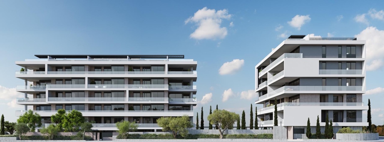 Spacious Luxury Apartment by the Sea