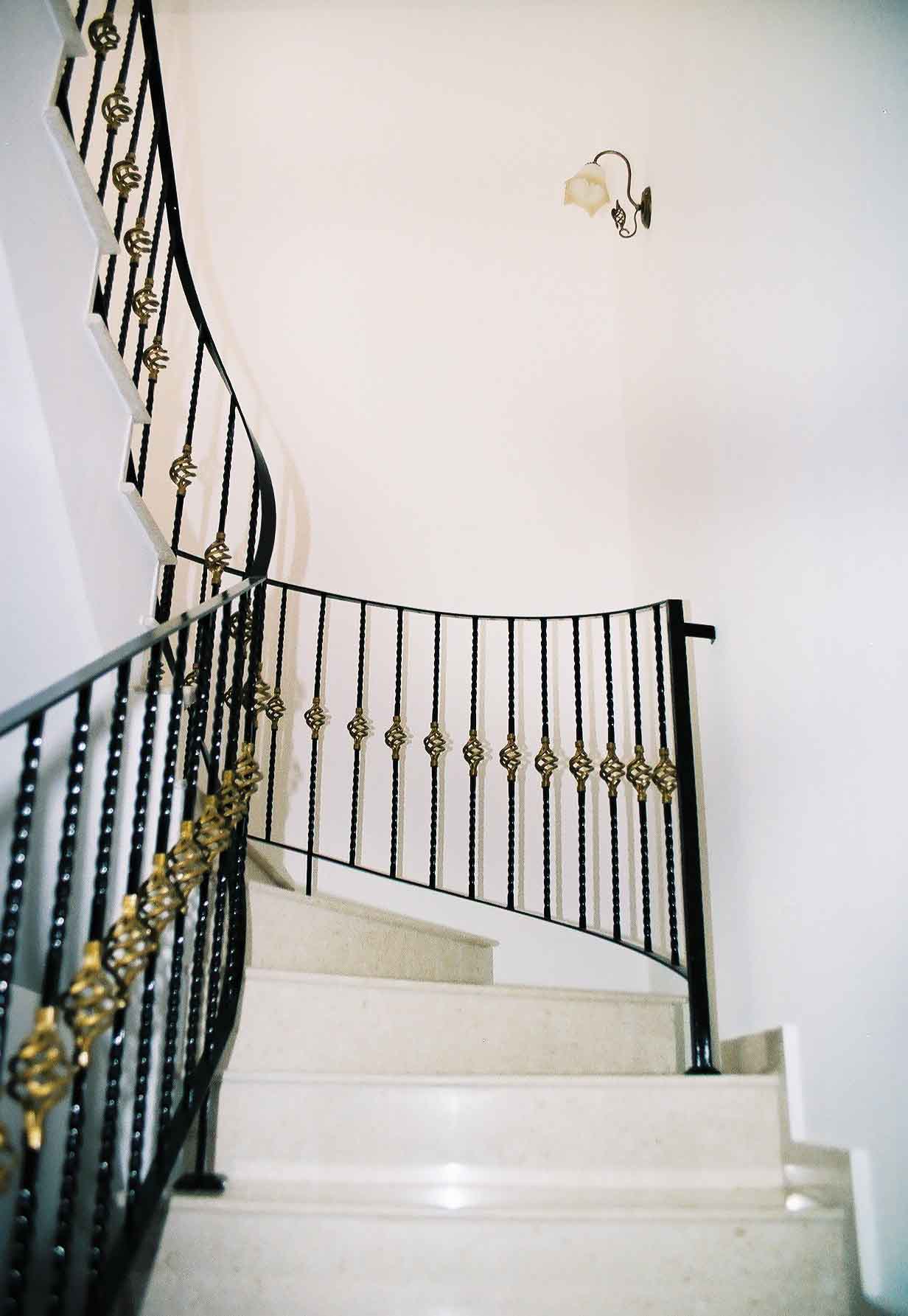 5 Bedrooms House in Limassol Suburbs