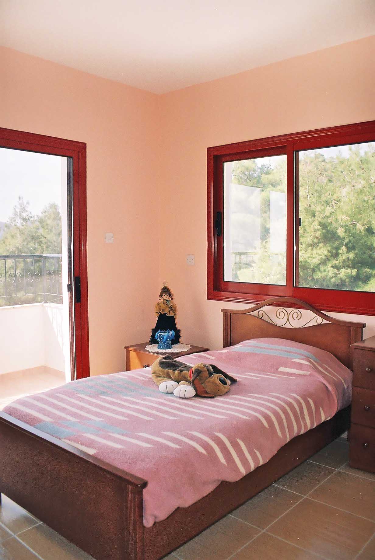 5 Bedrooms House in Limassol Suburbs