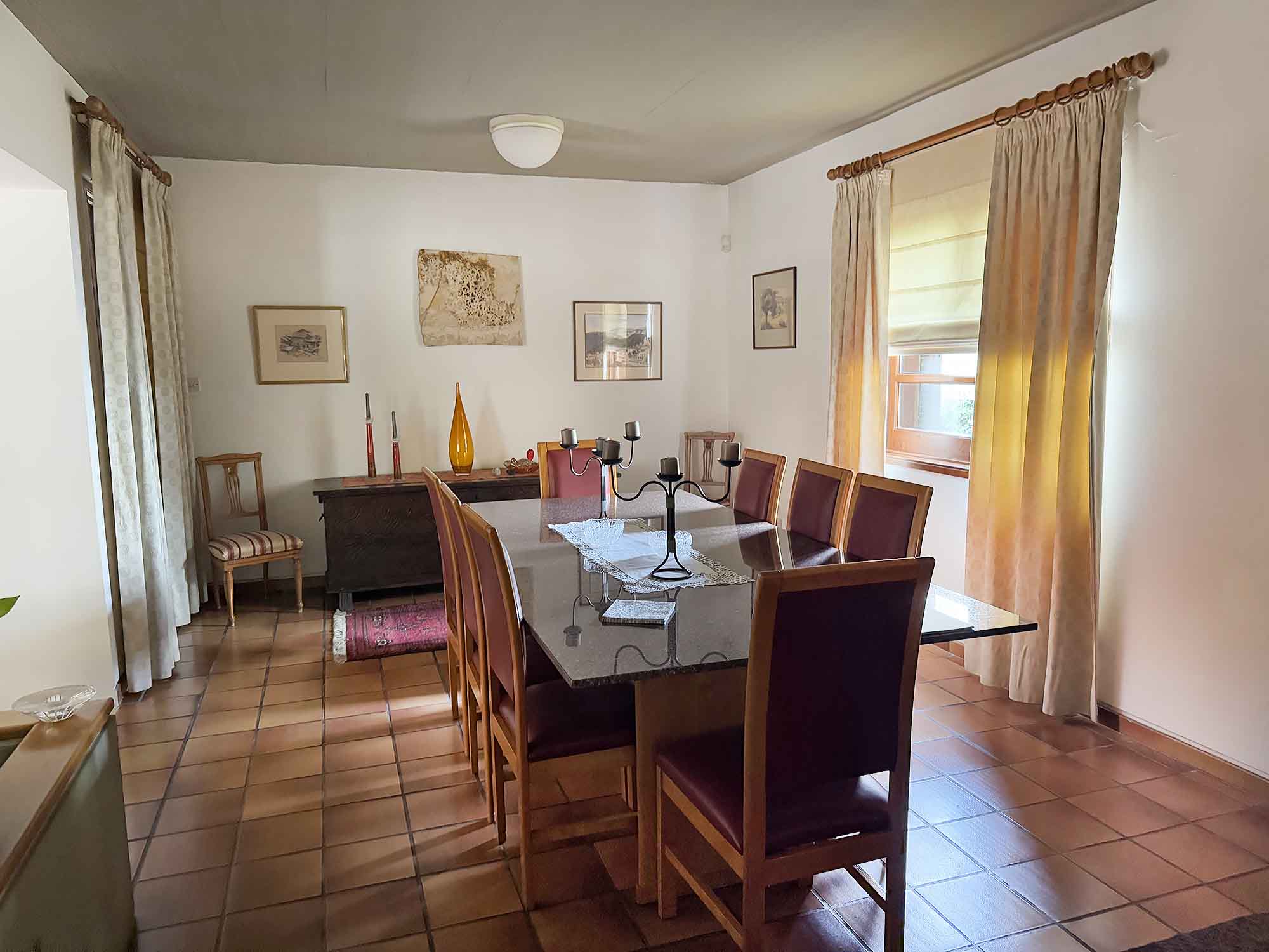 4 Bedrooms House in Danais