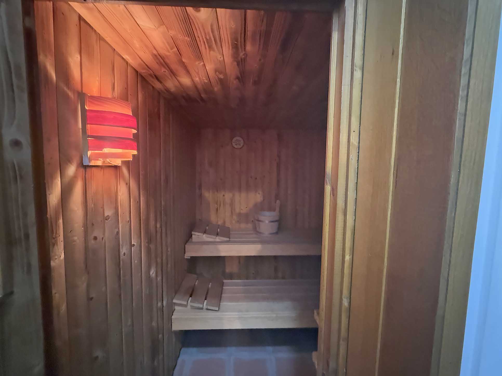 4 Bedrooms House in Danais