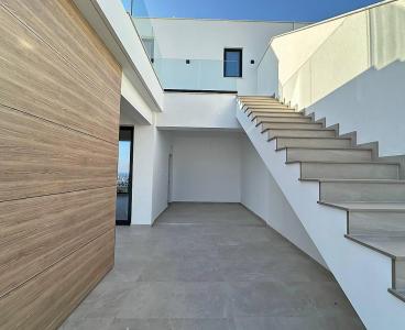 Stunning penthouse with expansive roof garden in Ayios Athanasios, Limassol