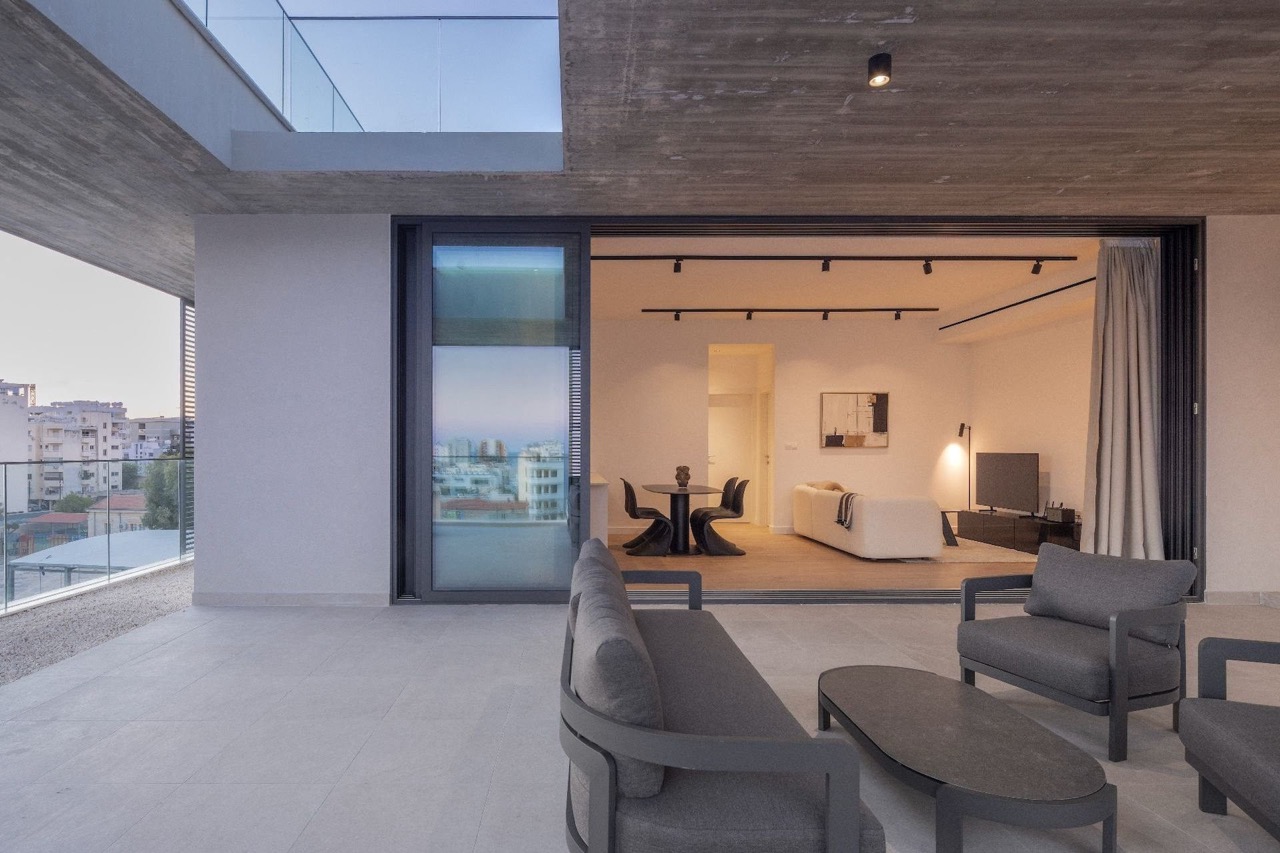 Elite Urban Penthouse – Ktimatomesites.com