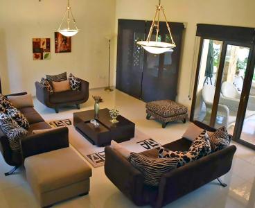 Charming  Home On A Generous Plot