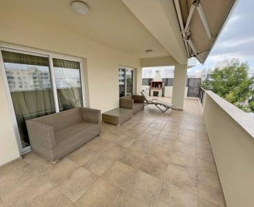 Penthouse with Panoramic Views