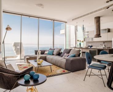 Panoramic Seafront Elegance