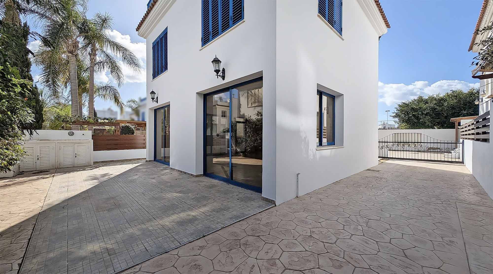 House in Paralimni - view 1