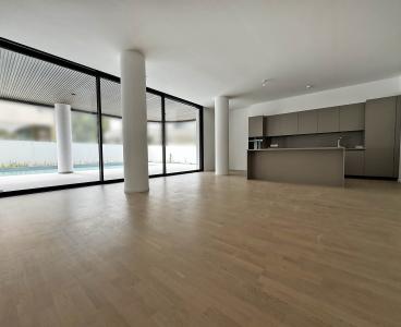 Exclusive Full Floor Luxury Living