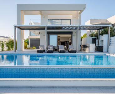 Luxury Beachfront Villa