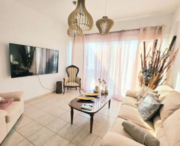 Gorgeous Seafront Residence