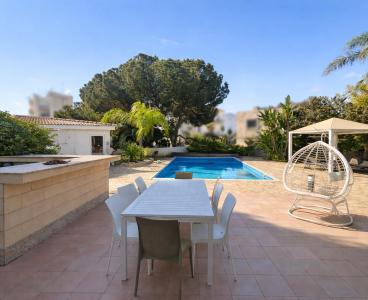 Top Location House
