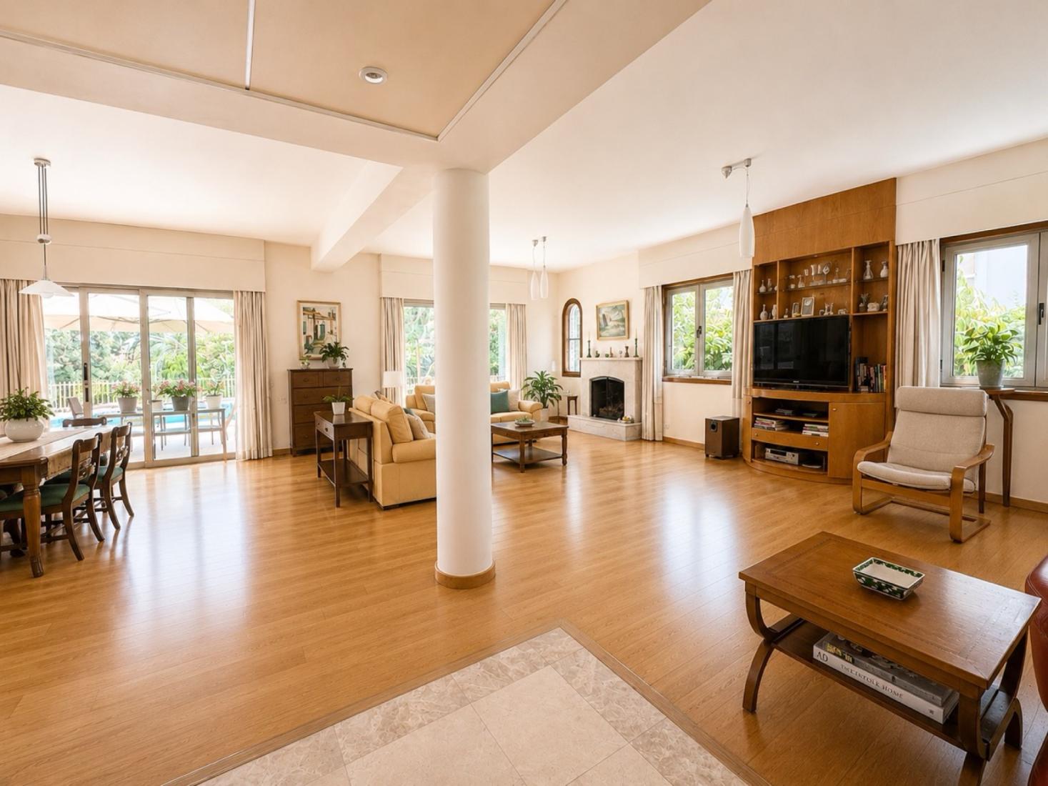 Exceptional Family Residence