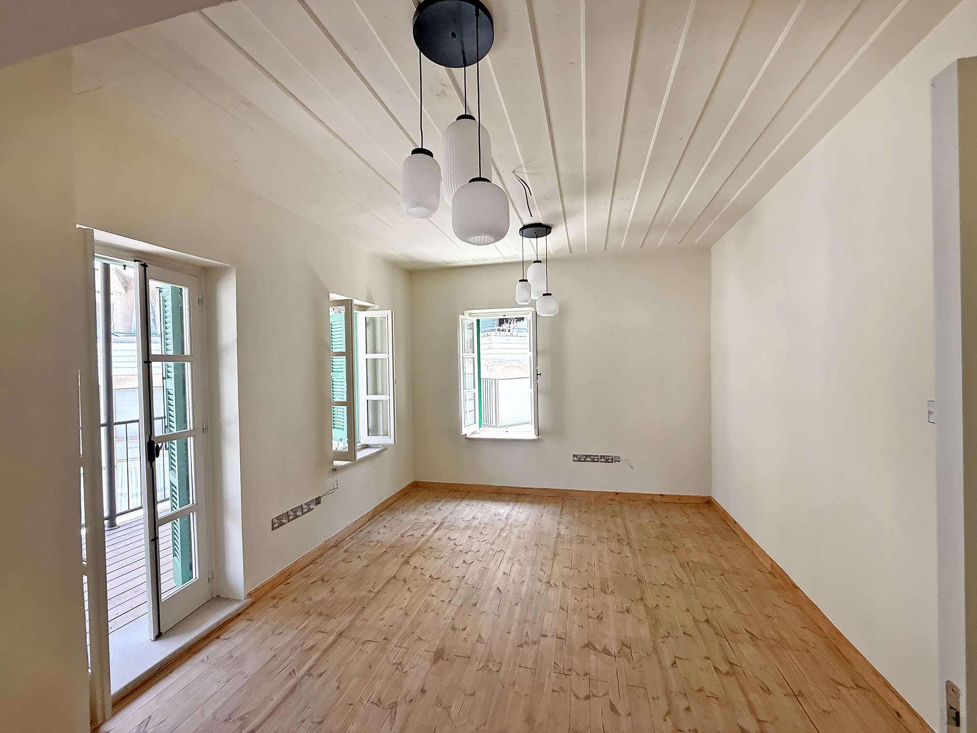 Здание 400 м² на продажу в Larnaka - Sotiros, Larnaca
