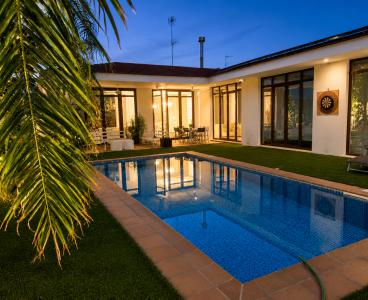 Luxury Poolside Residence in Engomi & Ma/ssa, Nicosia