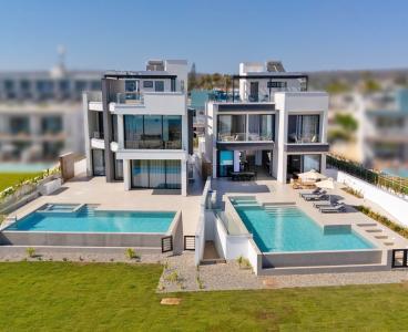 Exclusive Beachfront Villa