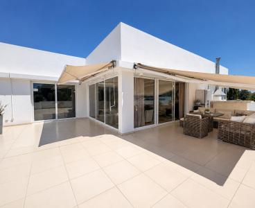 Whole Floor Penthouse in a Prestigious Street