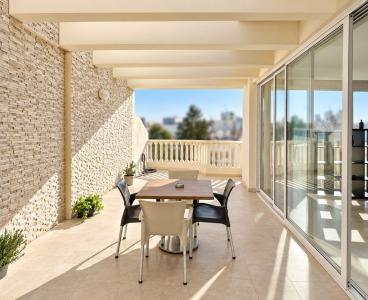 Bright Penthouse with Roof Garden in Agioi Omologites, Nicosia Down Town, Nicosia