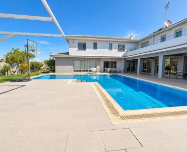 Beautiful Family Home in Pano & Kato Deftera, Nicosia Suburbs, Nicosia