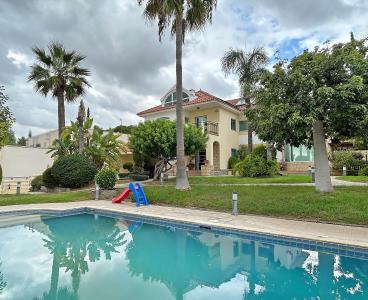 Elegant Villa in Spacious Plot in Ayios Athanasios, Limassol