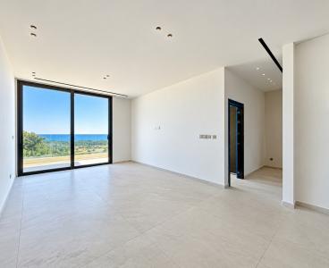 Seafront Luxury Apartment in Pyrgos, Limassol Suburbs, Limassol