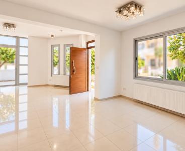 Spacious Family Home on a Corner Plot in Lakatamia, Nicosia