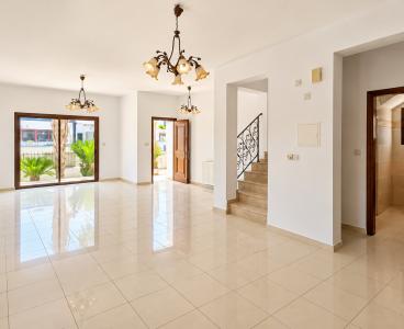 Well-Maintained Semi-Detached House in Lakatamia, Nicosia