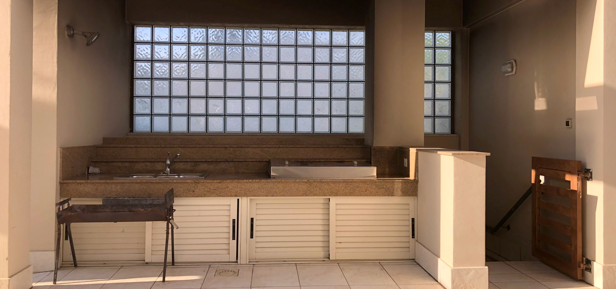 5 Bedrooms House in Platy & Rik Aglantzias